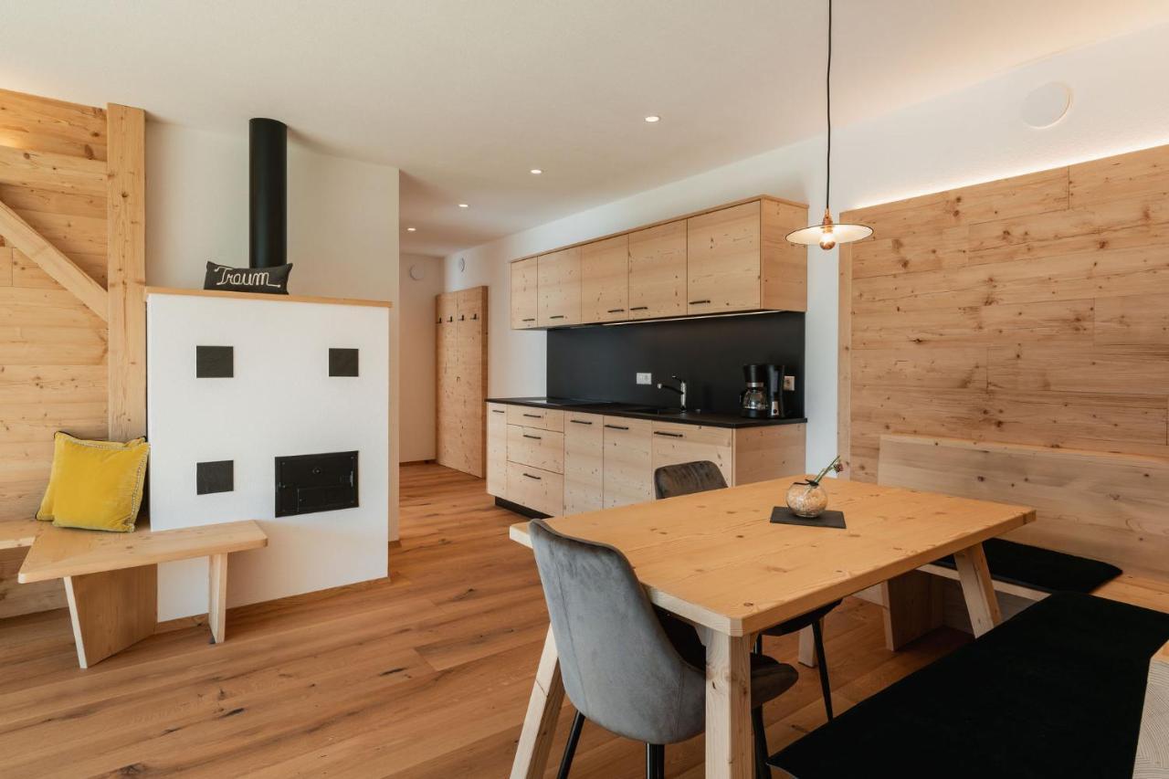 Innermoser Bauernhof - Chalets Molini di Tures Exteriör bild